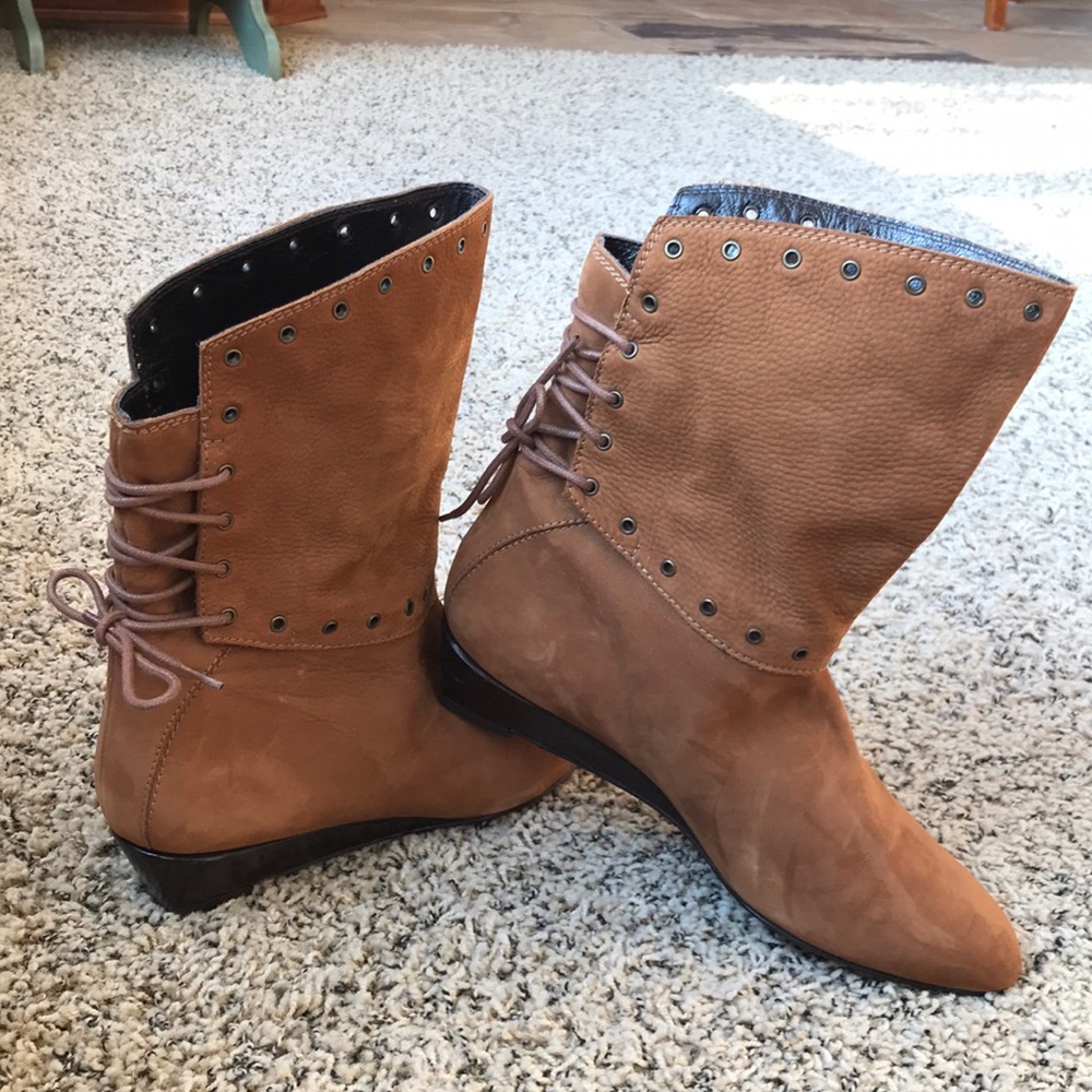 Stuart Weitzman Suede Boots Size 7 ½ M